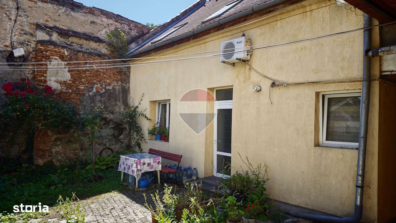 Apartament la casă în Centrul Istoric al Mediașului – 66 mp utili-2