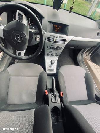 Opel Astra 1.6 automatik Selection - 2