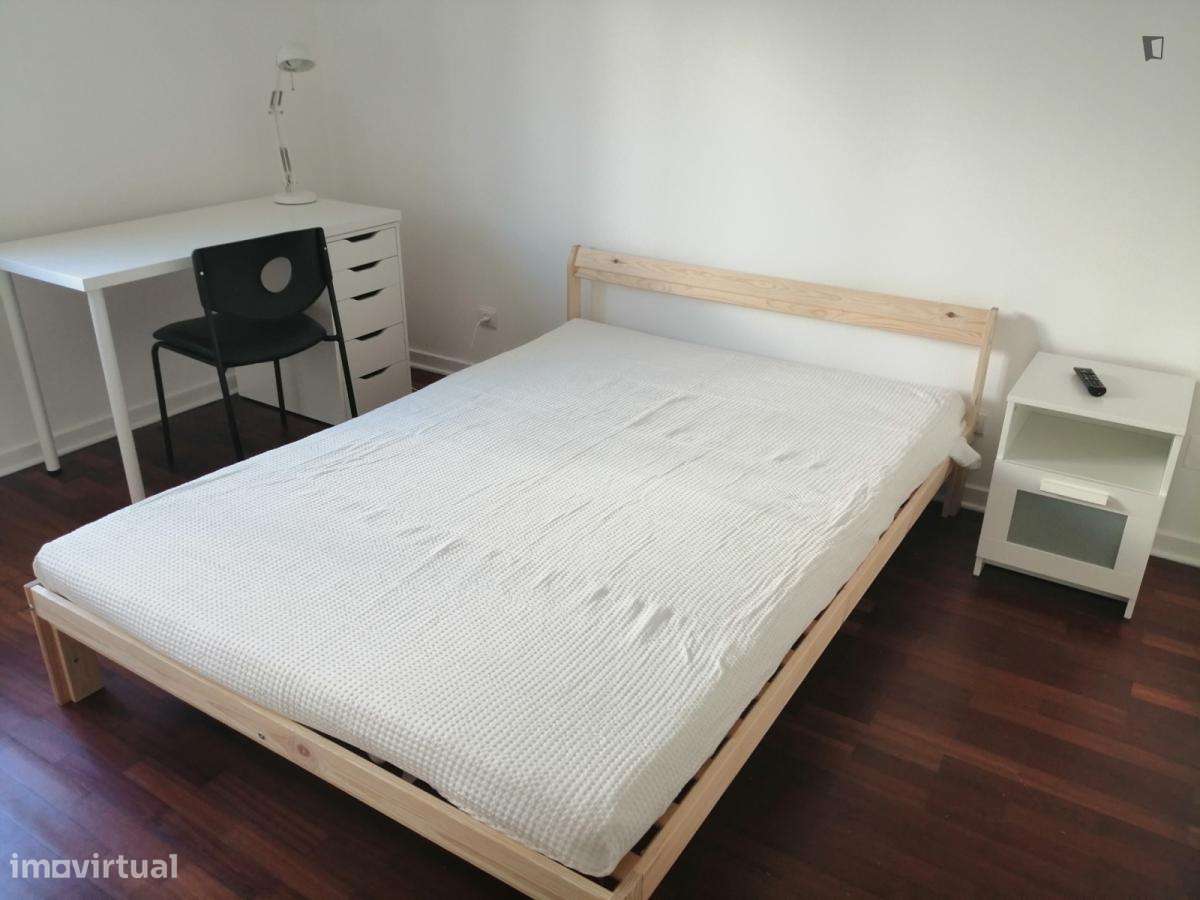Quarto - localizado em Cidral Coimbra - Grande imagem: 5/10