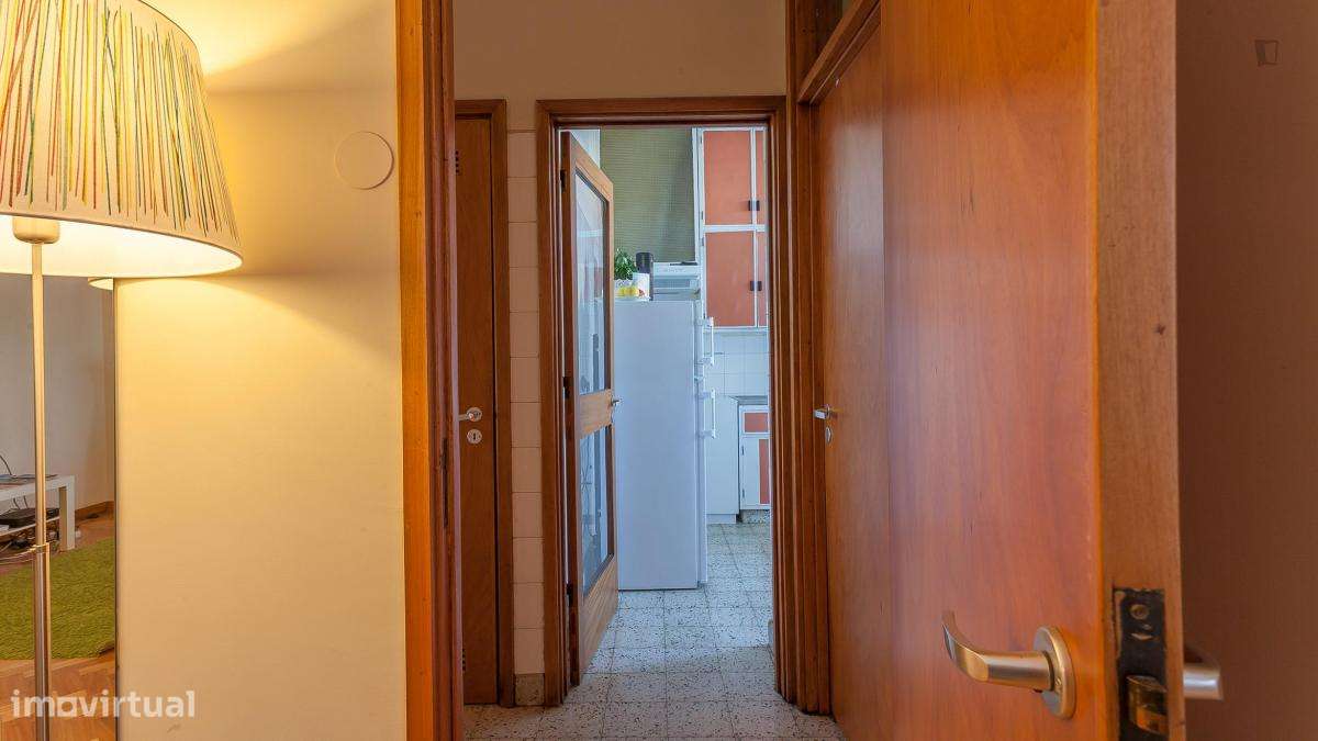 Quarto - localizado em Santo Ildefonso Porto - Grande imagem: 5/10