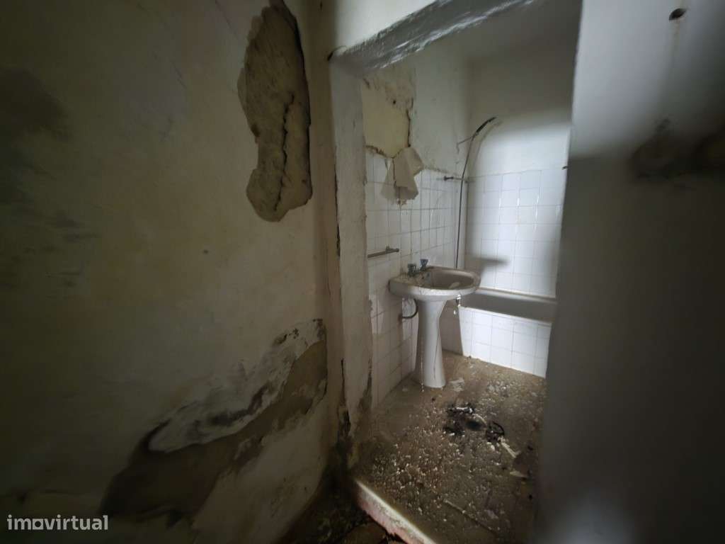 Oportunidade de Investimento - Moradia T3 no centro de Borba - Grande imagem: 5/12