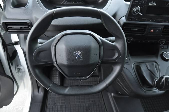 Peugeot PARTNER 1.5 HDI FURGON 3 osobowy Krajowy 100% Bezwypadkowy I Właściciel - 14