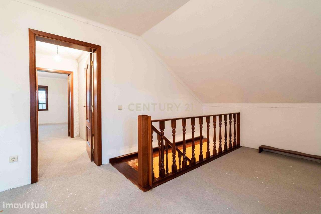 Vende-se Moradia T4 na Póvoa da Abraveia – Vila Nova de Poiares-13