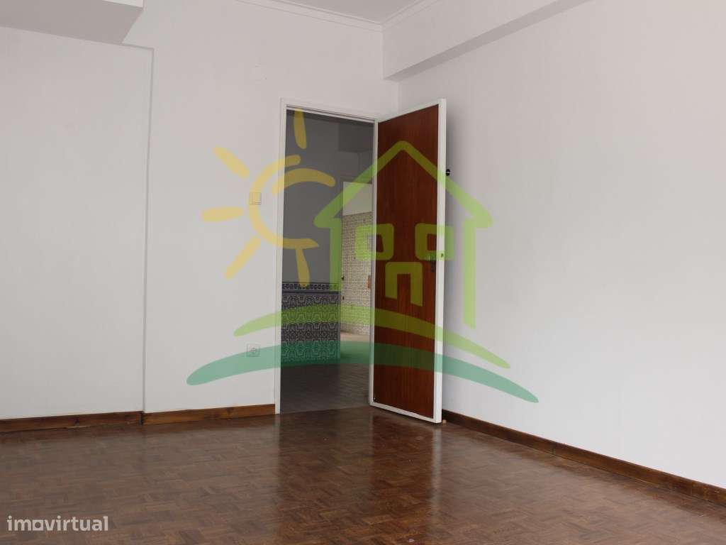 T1 Olival Basto a 10 minutos a pé do metro - Sr. Roubado-18