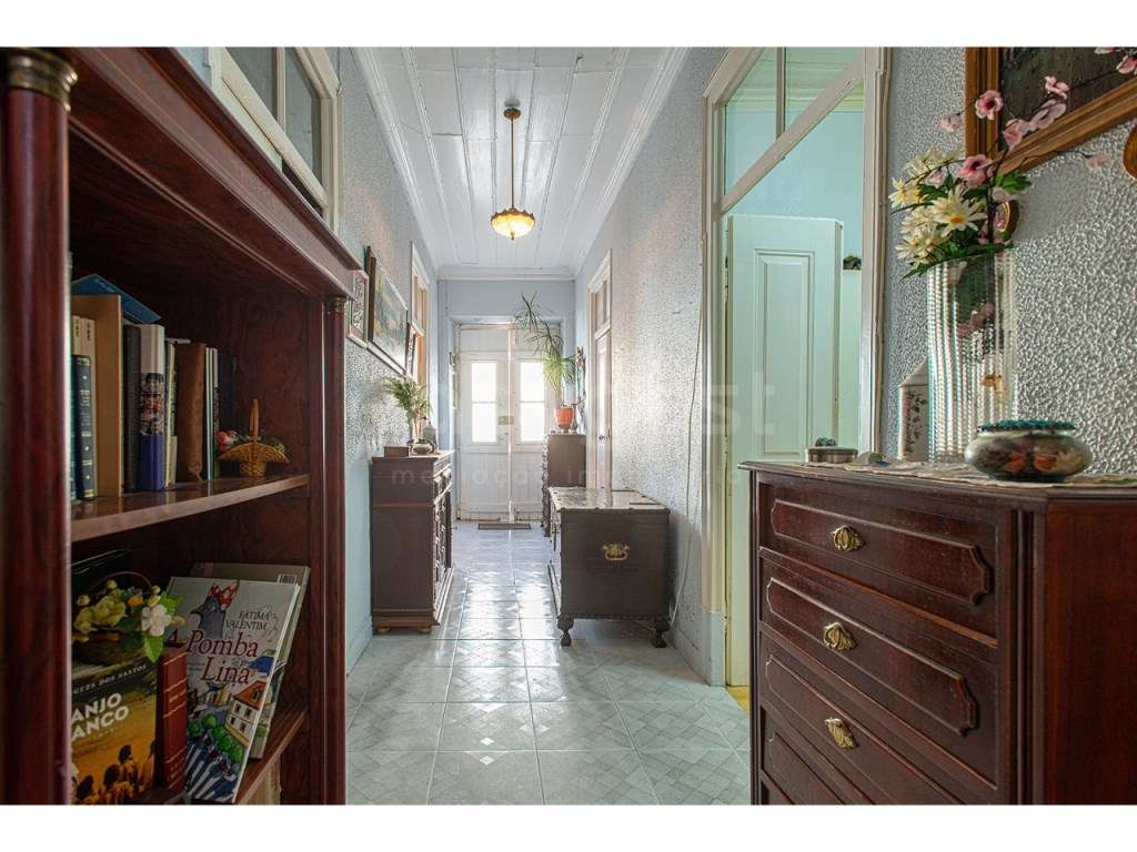 Moradia térrea de gaveto no centro de Vila Real de Santo António - Grande imagem: 2/19