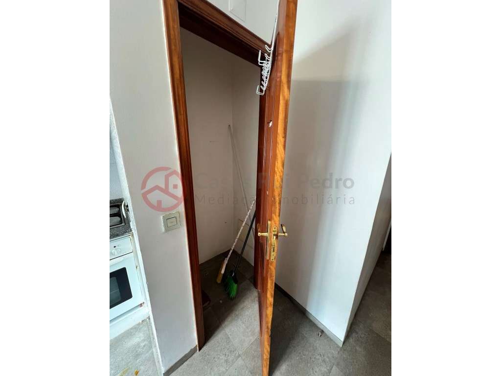 Apartamento T3 com garagem e arrecadação em Santa Marta do Pinhal, ...-10