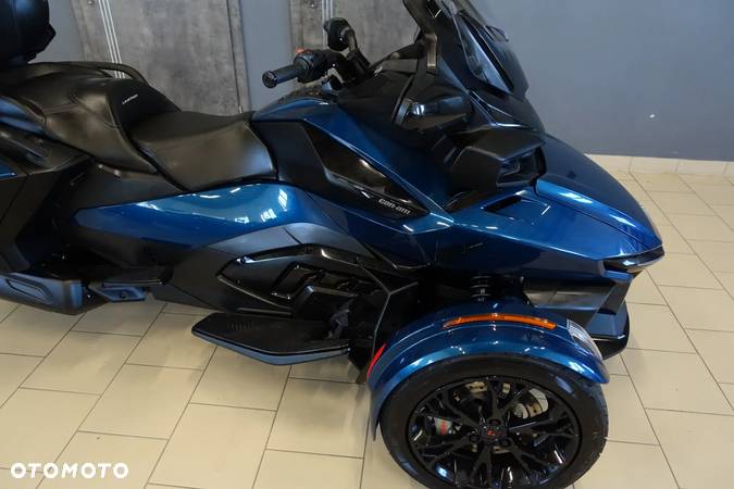 Can-Am Spyder - 20