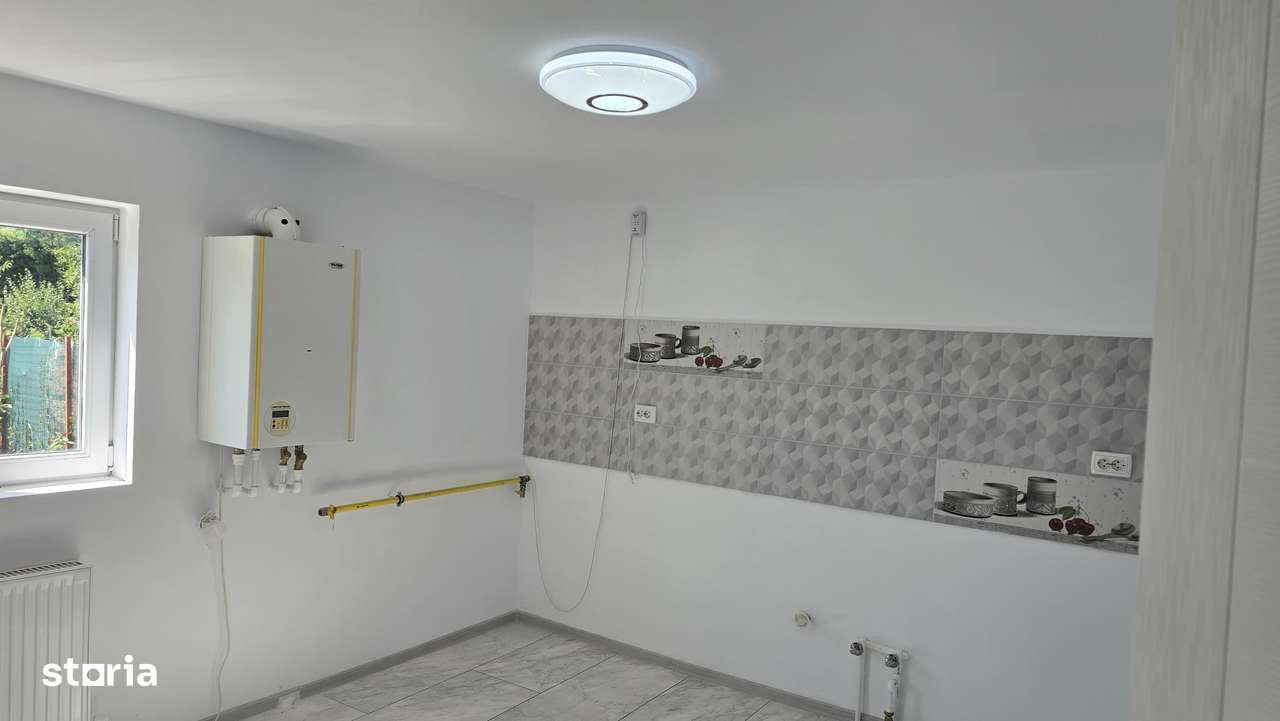 Vand casa caramida zona Piața Mare-7