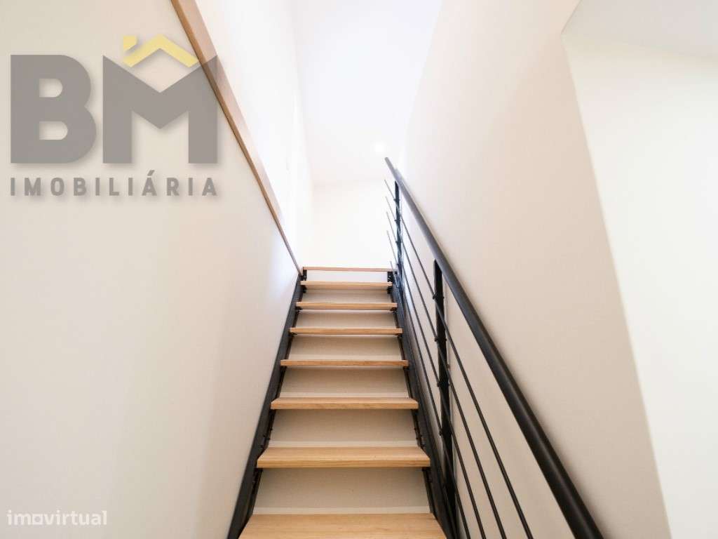 Moradia em Póvoa de Rio de Moinhos completamente renovada em 2024-12