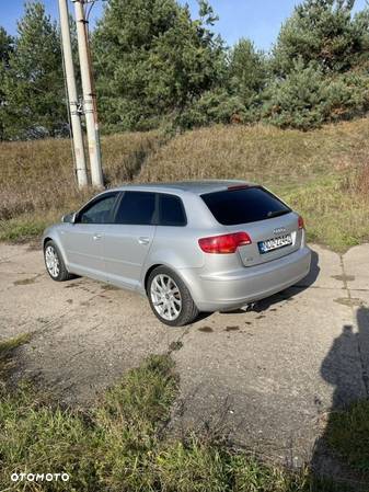 Audi A3 2.0 TDI Sportback DPF quattro Attraction - 4