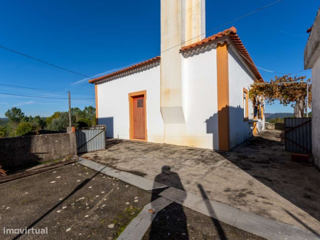 Moradia com grande potencial a 500 m da Albufeira de Castelo de Bode-31