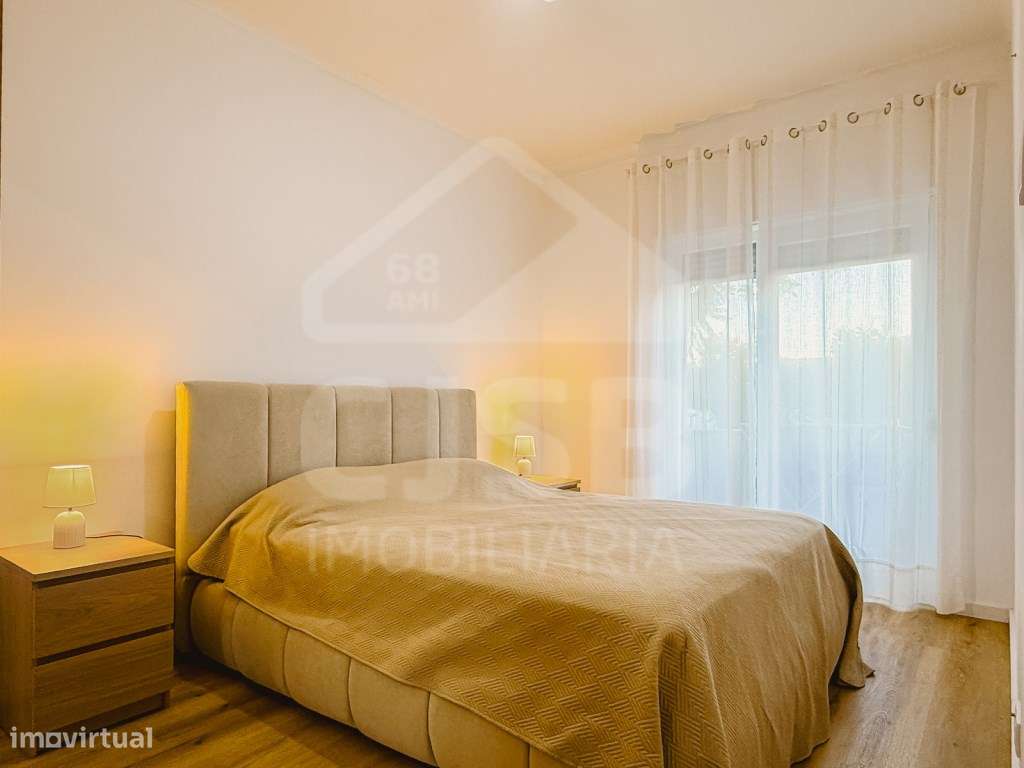 T2 Moderno, Muita Luz Natural | Prédio Renovado em 2021 | Montijo-9