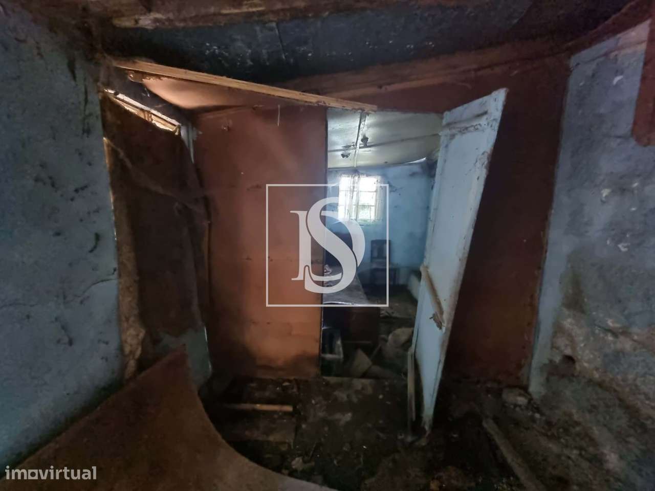 Moradia Em Pedra Para Restauro-3