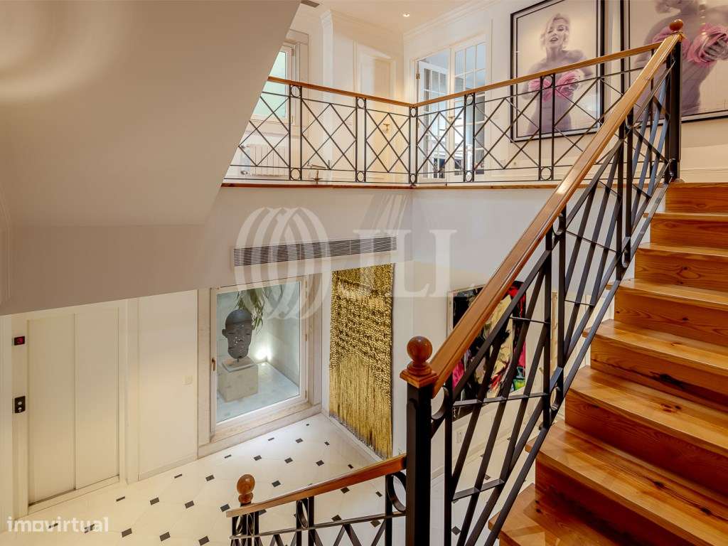 Moradia T4 com jardim e vista rio, na Lapa, em Lisboa - Grande imagem: 2/60