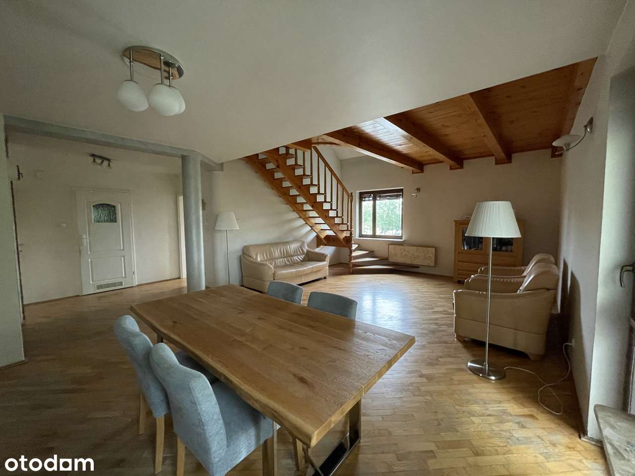 Przestronne Dwupoziomowe Mieszkanie w Dobrej Lokalizacji - Pełny obrazek: 4/20