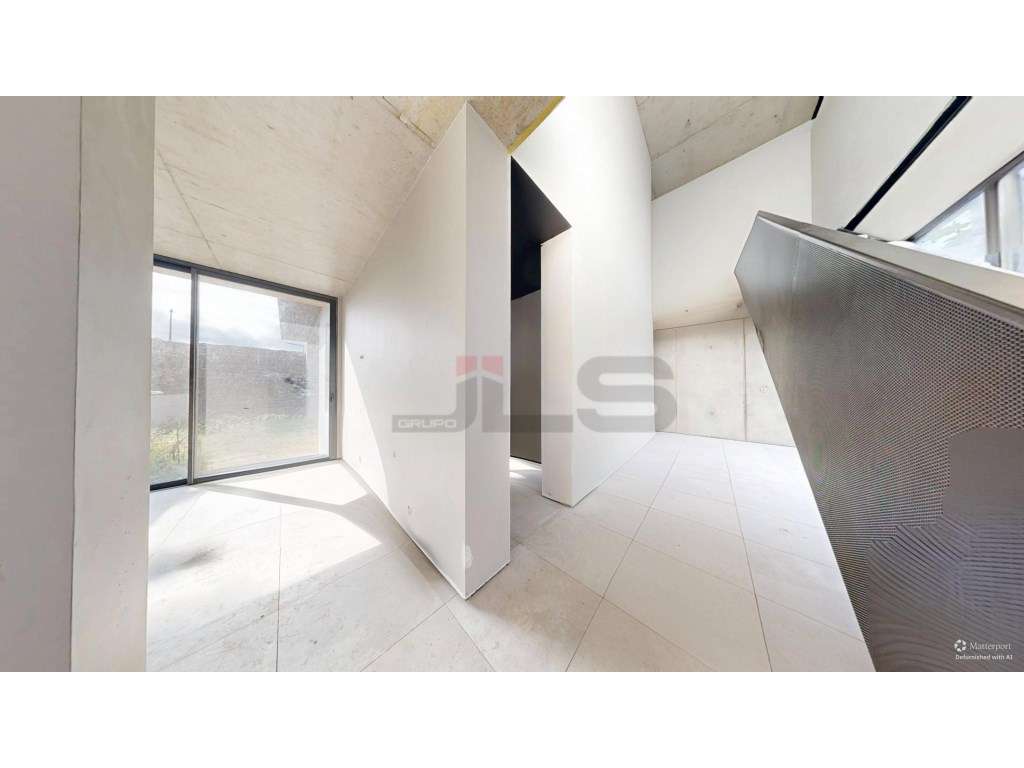 Moradia LUXURY em Betão Armado | Piscina Infinita | Vista Mar | Pon... - Grande imagem: 5/24