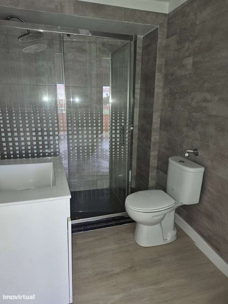 Apartamento T2 em Renovação em Rio Tinto-3