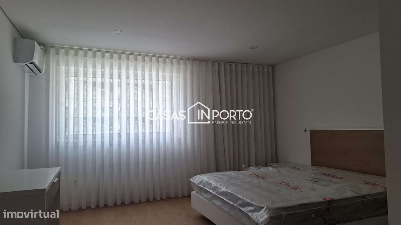 Moradia Triplex T2 com Terraço - Localização Premium junto à Lapa,-18