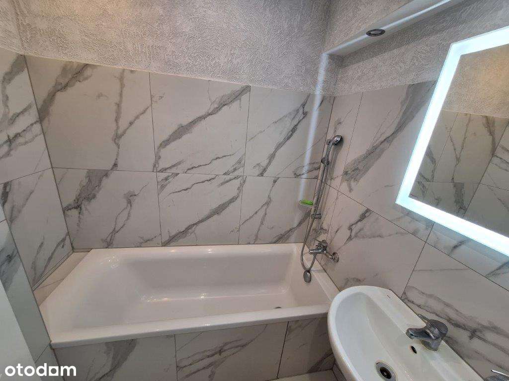 OŁAWA! 2 pokoje, niskie piętro, budynek z windą!-7