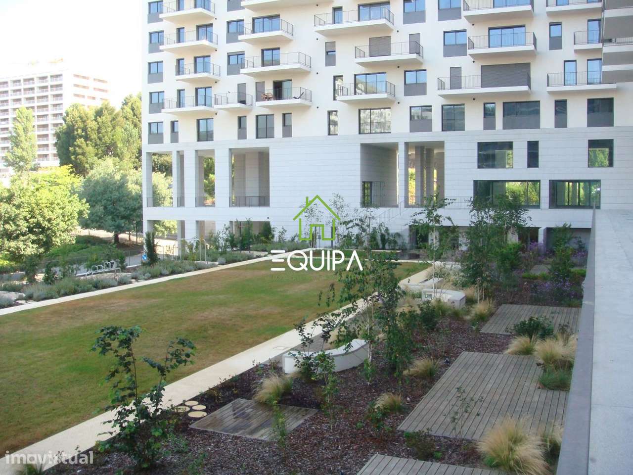 Apart. T-1, novo, no ultimo piso, com terraço e vistas para o Estádi-5