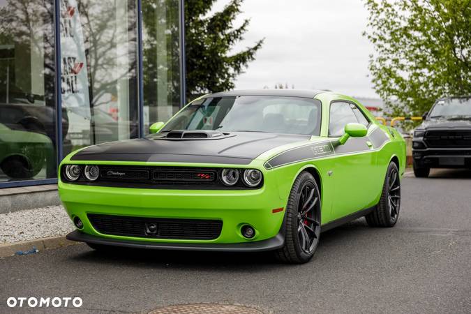 Dodge Challenger 5.7 R/T Shaker - 18