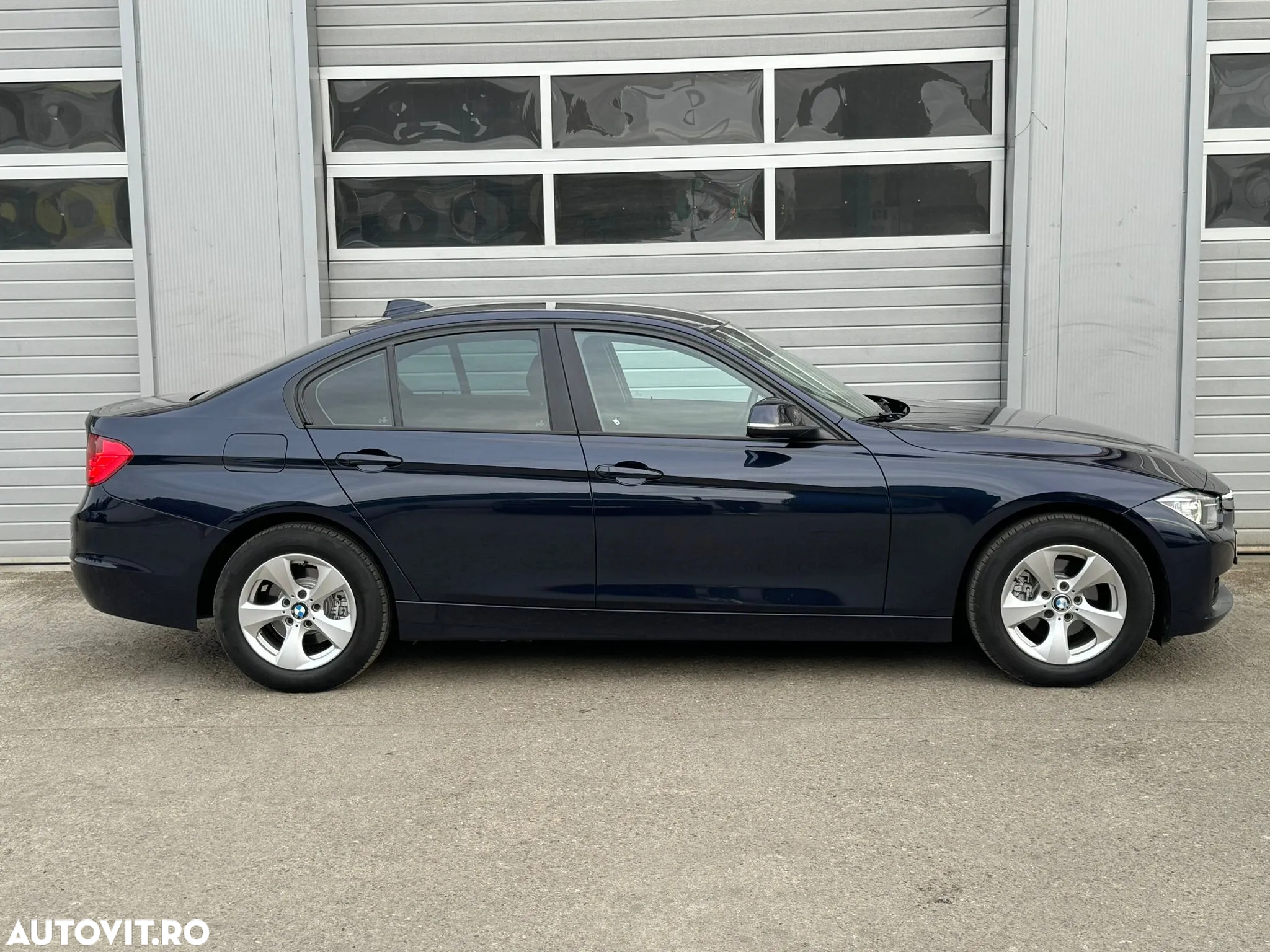 BMW Seria 3 320i Aut. Sport Line - 5