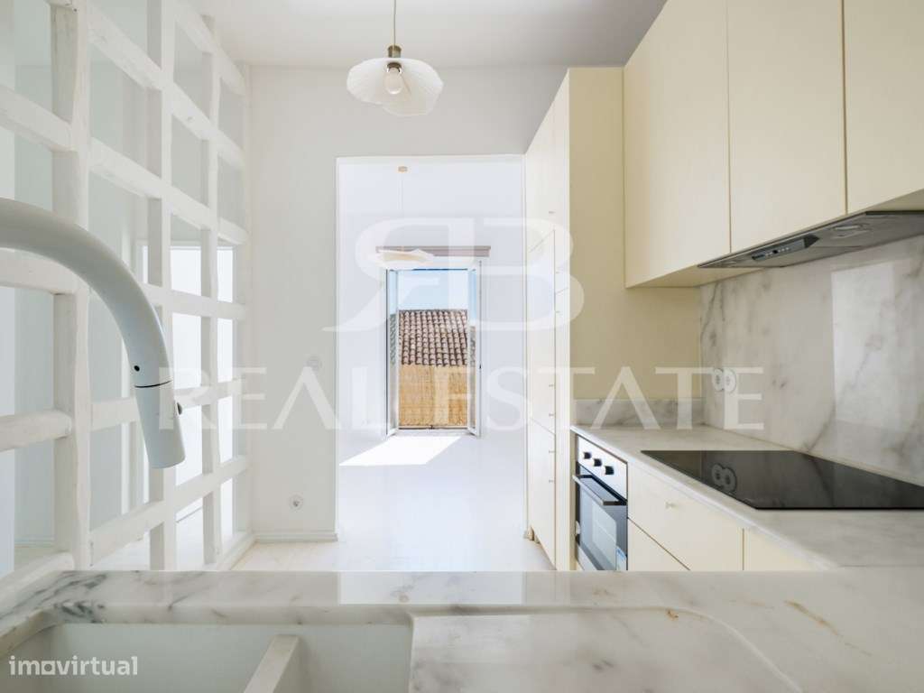 T2 renovado - Entre o Miradouro de Santa Luzia e a Sé Catedral - Ce... - Grande imagem: 5/32