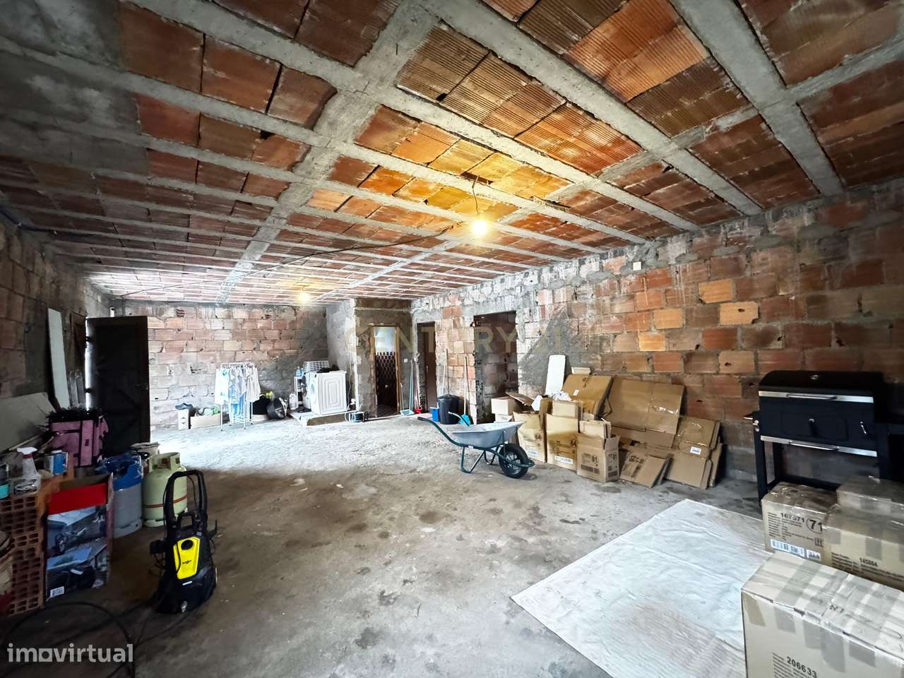 Moradia T3 Renovada em Fragoso-19