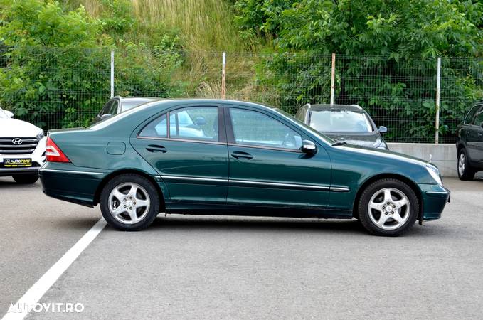 Mercedes-Benz C - 10