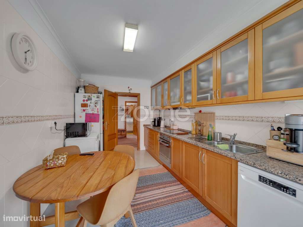 T3 com Terraço Privativo na Amadora-7