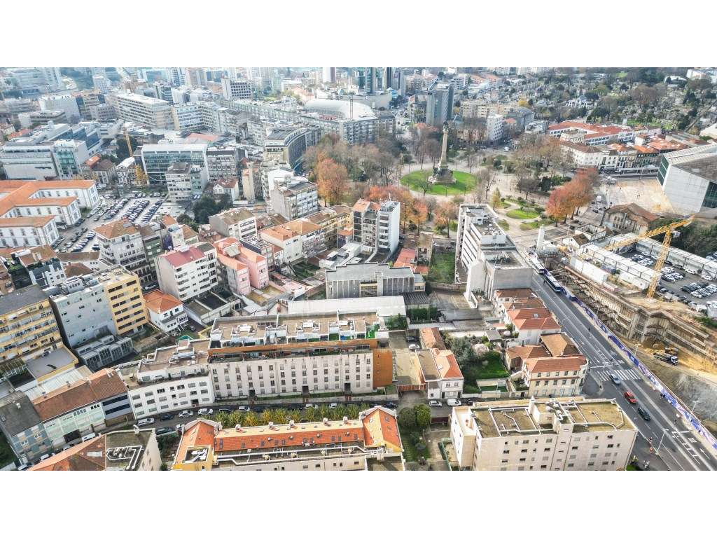 T2 PREMIUM À ROTUNDA DA BOAVISTA-36