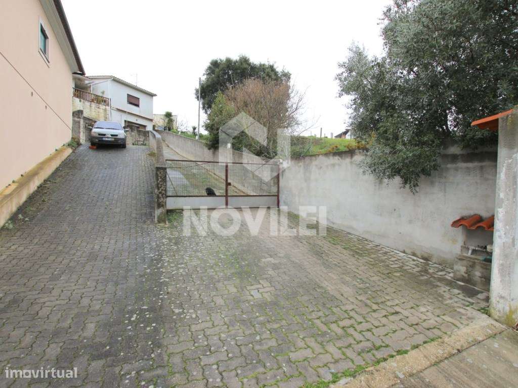 Moradia T3 sita em Cortes Leiria - Grande imagem: 2/3