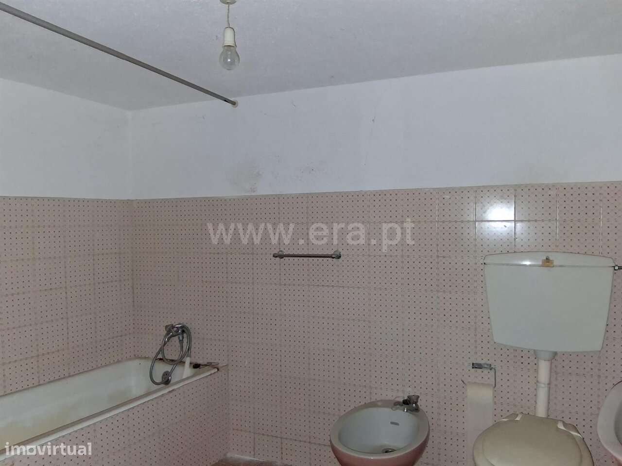 Moradia T2 / Seia, Vila Cova à Coelheira - Grande imagem: 3/11