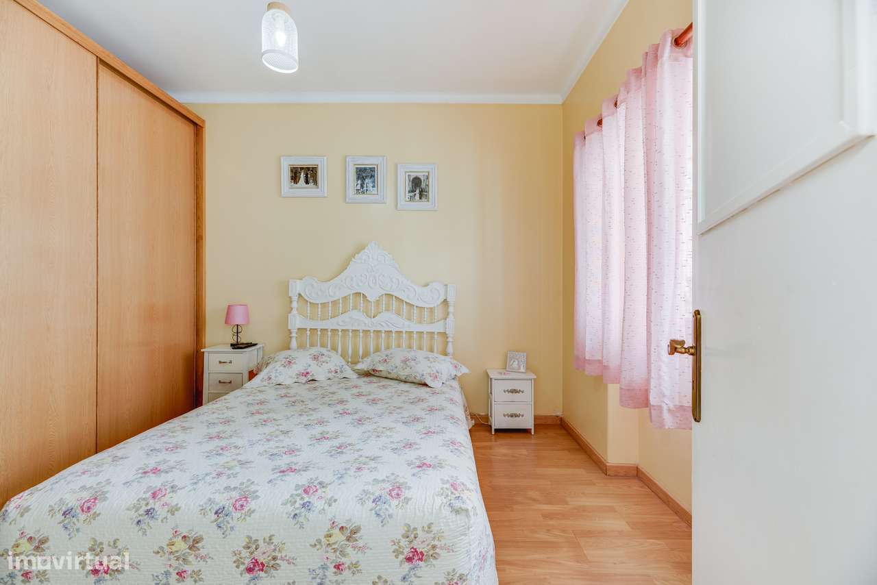 MORADIA T3 TRANSFORMADA EM T2 | GARAGEM | 221M2 | ARRUDA DOS VINHOS-10