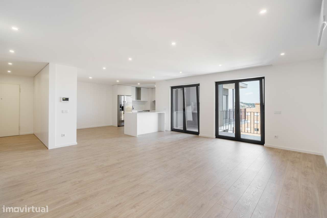 Exclusivo T3 Novo no Último Piso | 196 m² | Duas Frentes-11