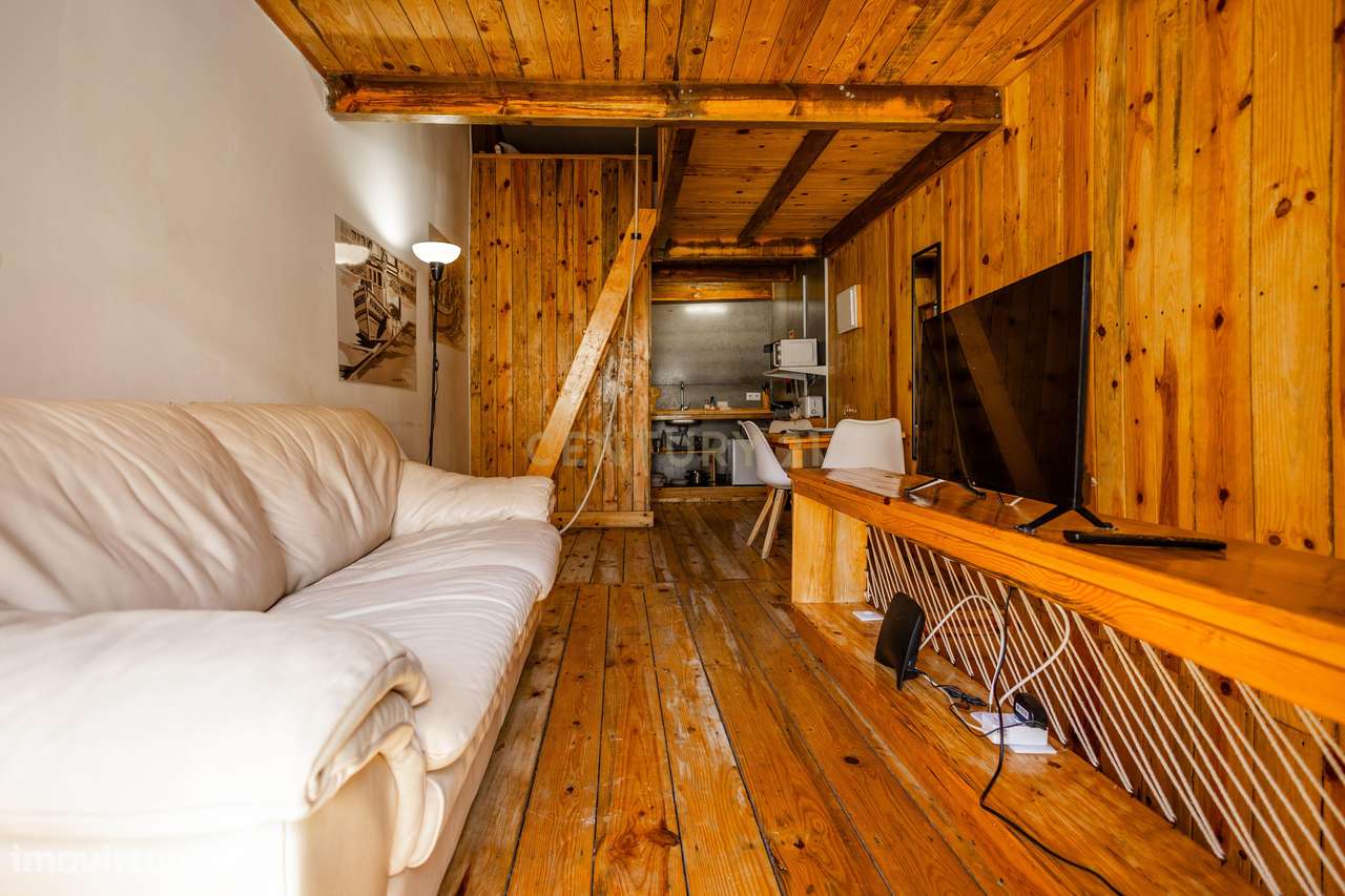 Oportunidade Única no Coração Histórico de Setúbal: Prédio com Dois Ap - Grande imagem: 4/24