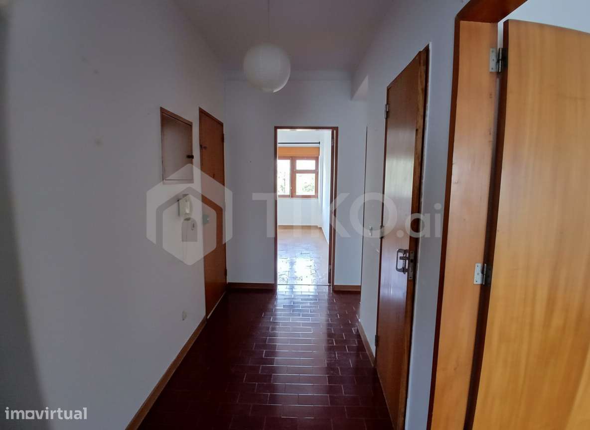 T3 no Coração do Montalvão – Excelente oportunidade para Remodelar ou-4