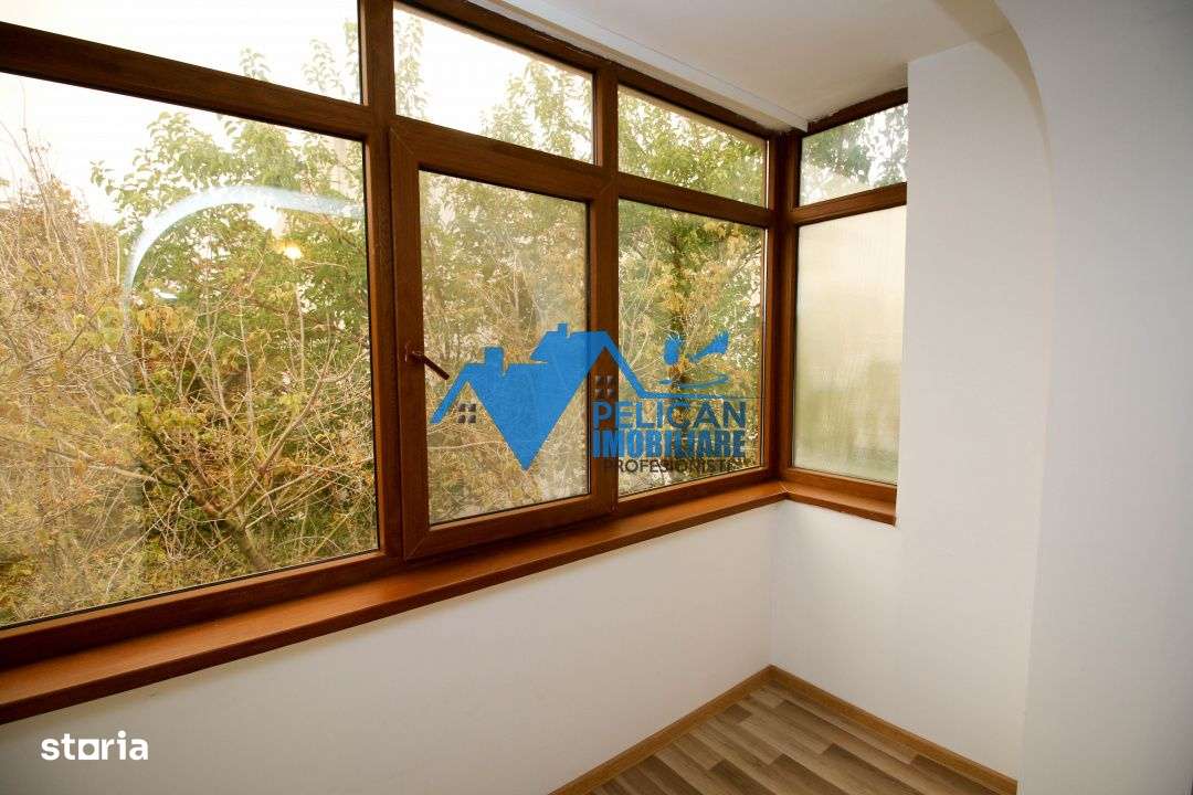 Vest, U-uri, 3 camere, decomandat, renovat-8