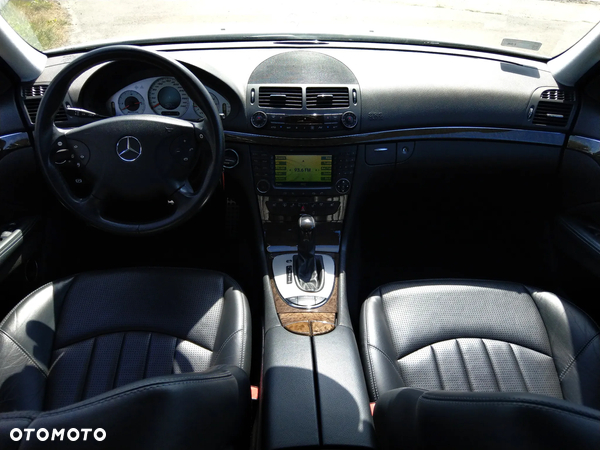 Mercedes-Benz Klasa E 55 AMG - 24