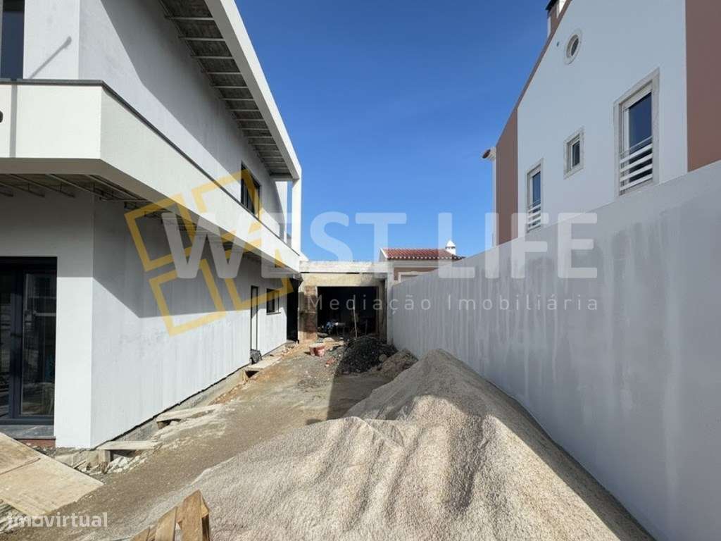 Moradia T3 com três magnificas suítes - NOVA - Grande imagem: 4/21