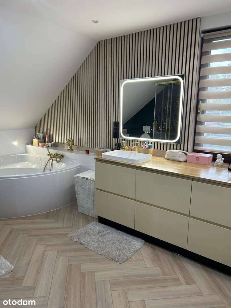 Przestronny dom dla dwóch rodzin-6