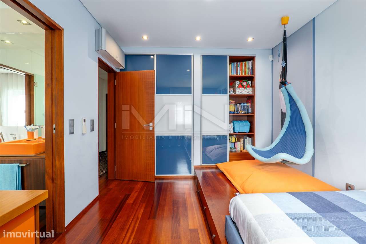 Moradia T3+1 - Exclusividade, Design e Conforto Superior-34