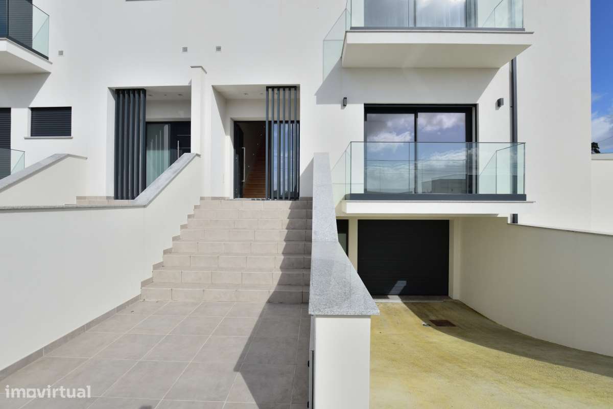 Moradia T4 c/ Certificação Energética A+ | Aveiras de Cima-5