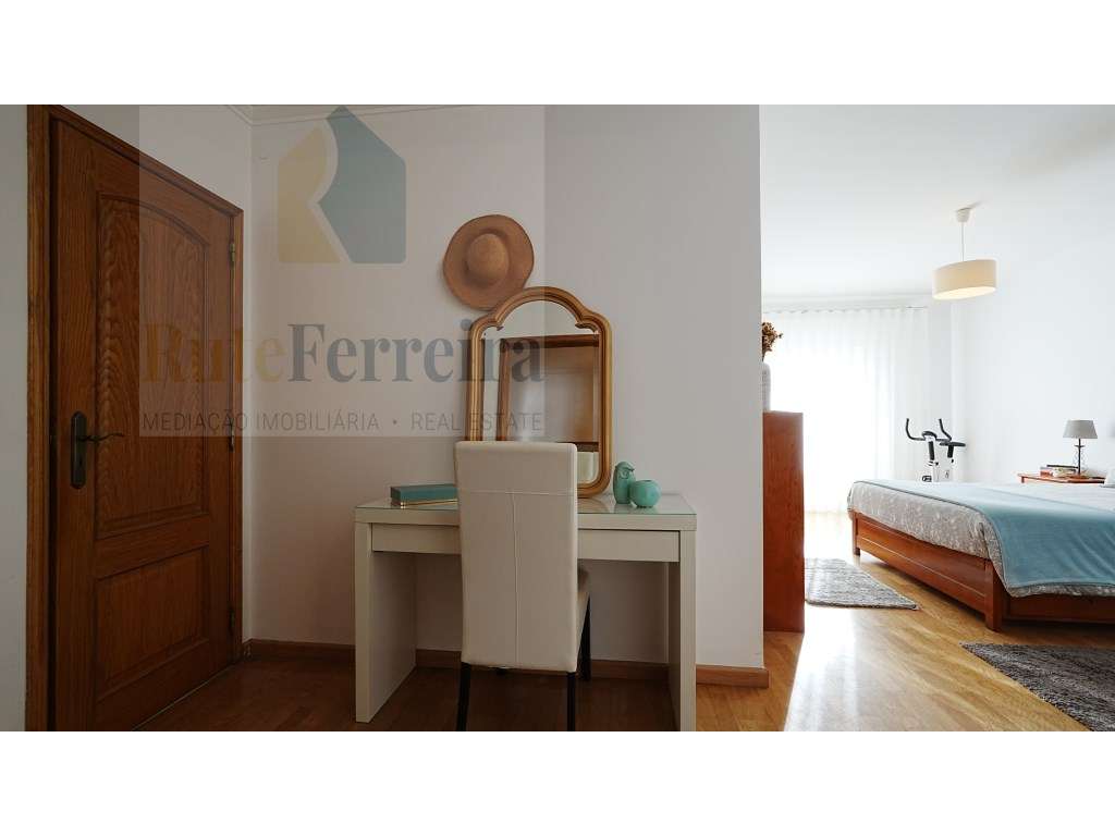 Já viu a área deste apartamento T3 com terraço- Mafra !!-24