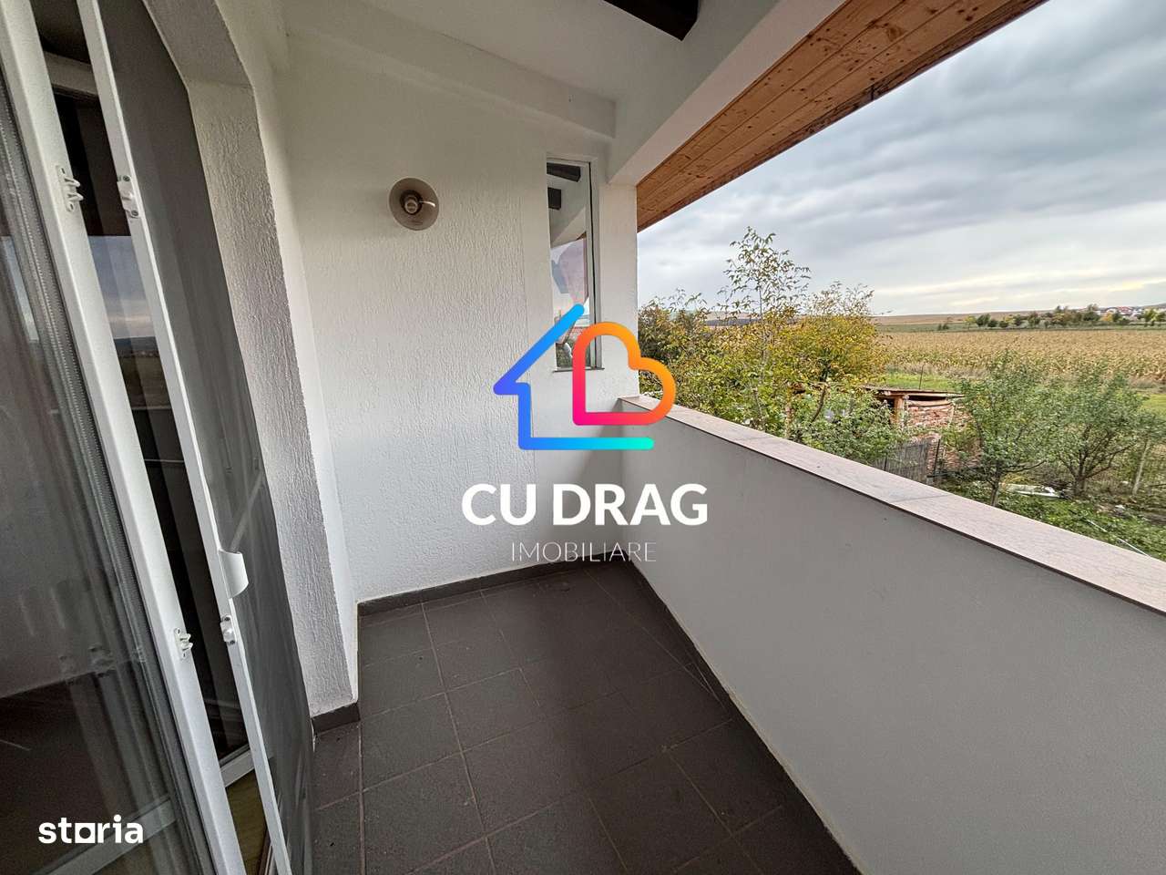 Casa moderna cu 3 dormitoare garaj si terasa Cartier Eden Sura Mica-8