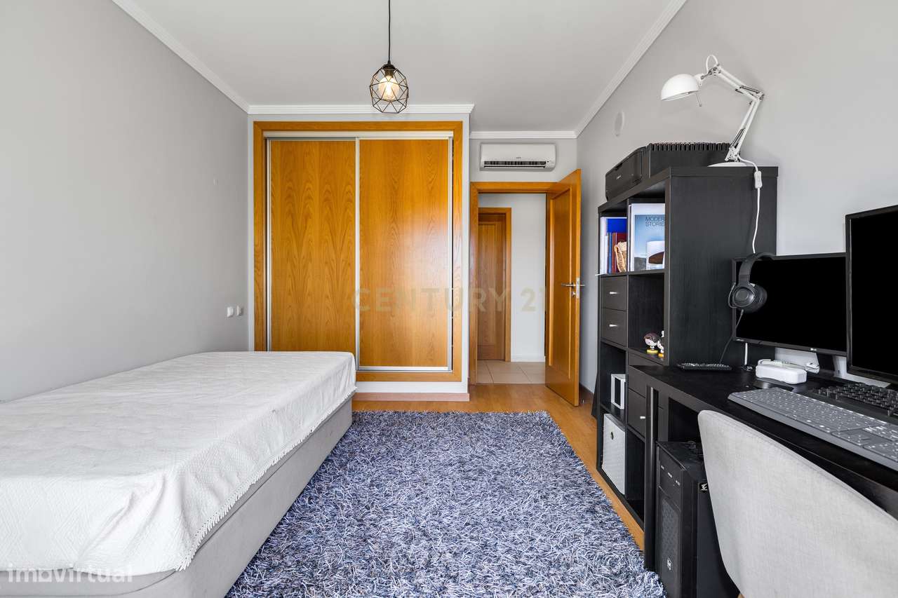 Apartamento T3 com Garagem na Quinta João de Ourém — Olhão-16