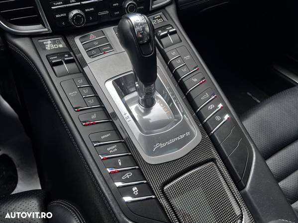 Porsche Panamera Turbo PDK - 11