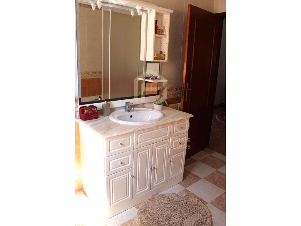 Fantástica Moradia T4 mais Escritório com Garagem-34