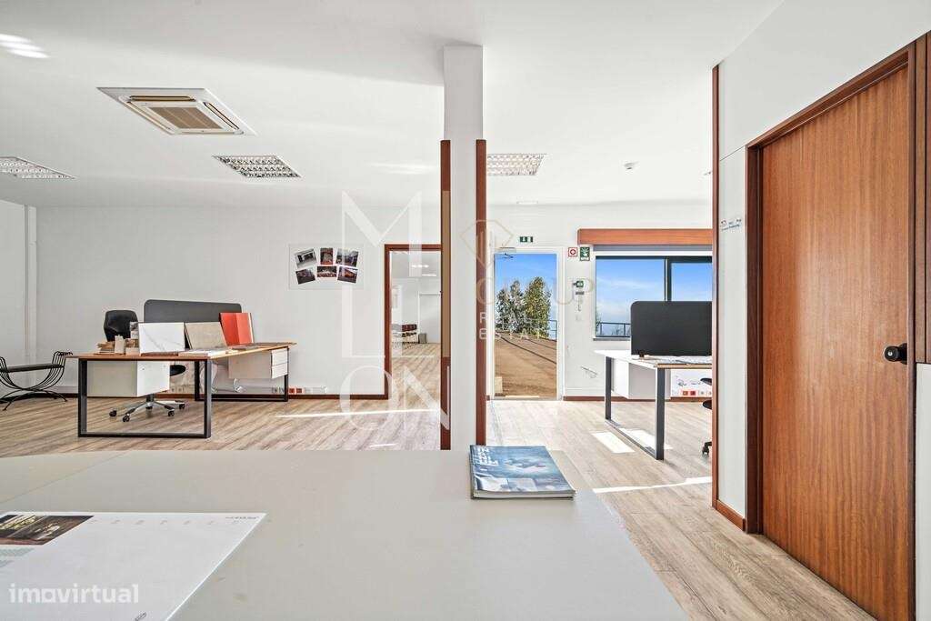 Oportunidade de Investimento Industrial - lote 7.290 m2 com 1.595 m2 d-55