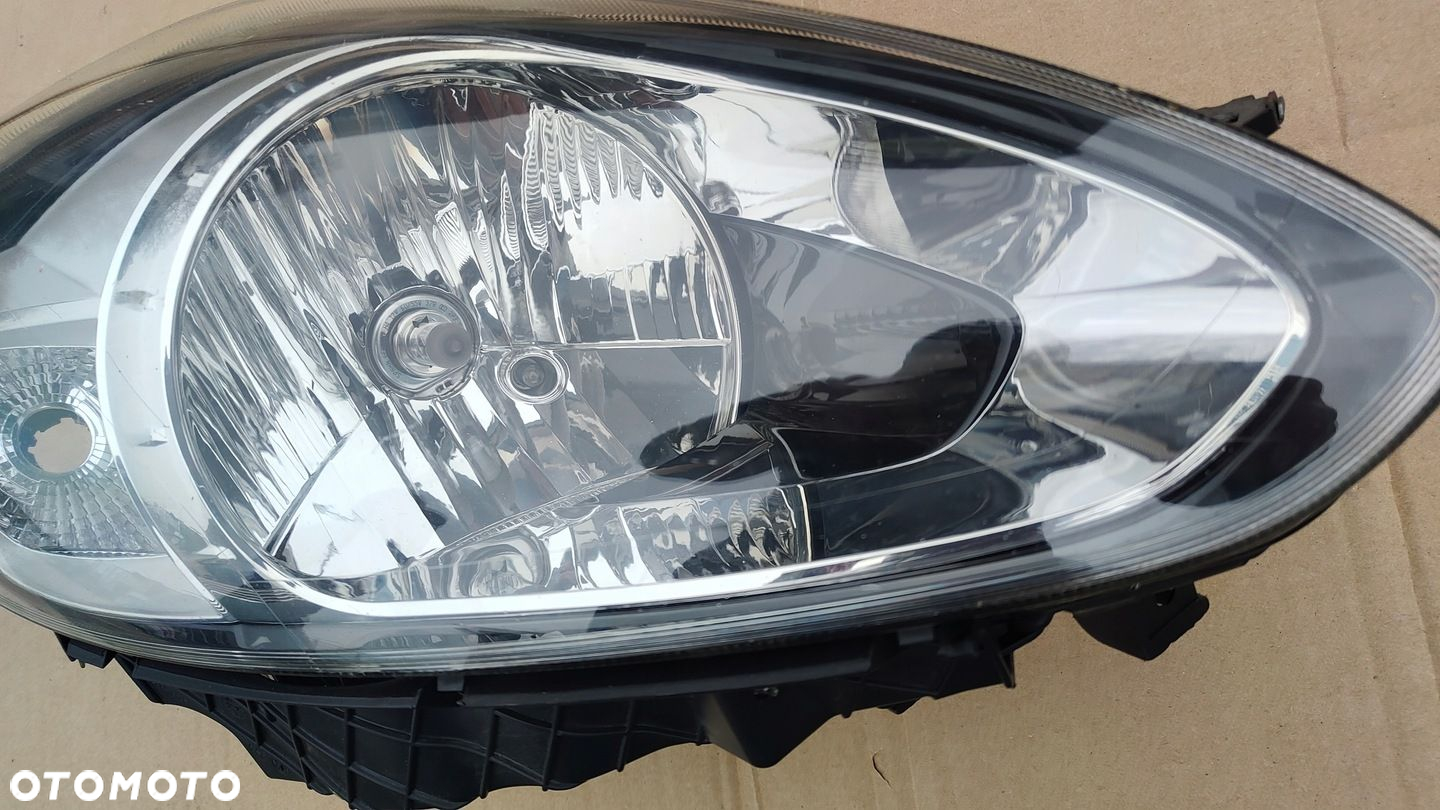 Fiat Punto EVO lampa prawa.Jasna.2010-2018. - 7